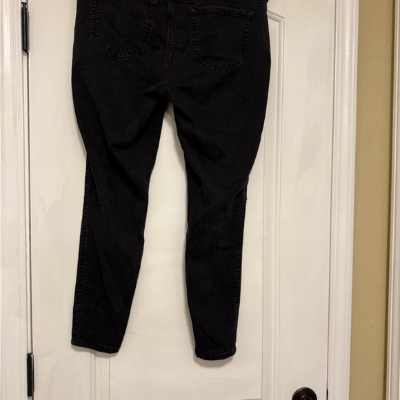Torrid Black Skinny Jeans Zipper Details - Picture 4 of 6
